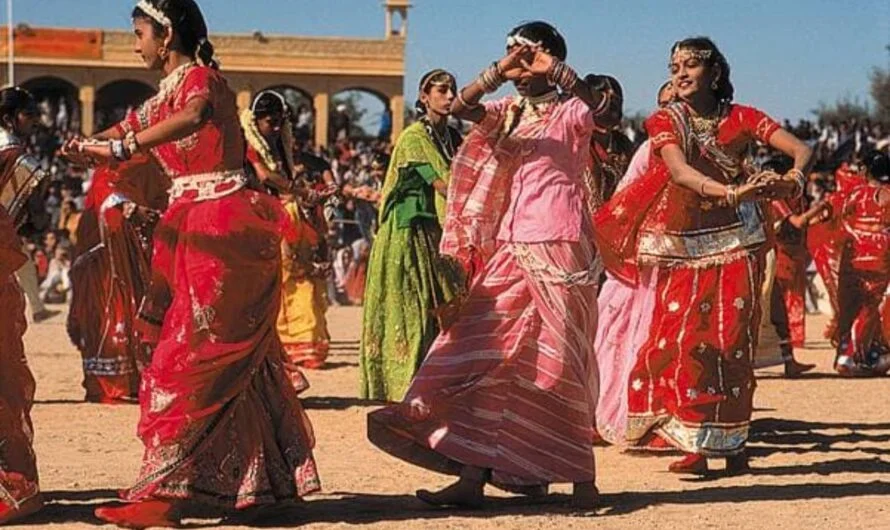 500 మంది డ్యాన్సర్లతో ఆడిపాడిన హింది నటుడు
