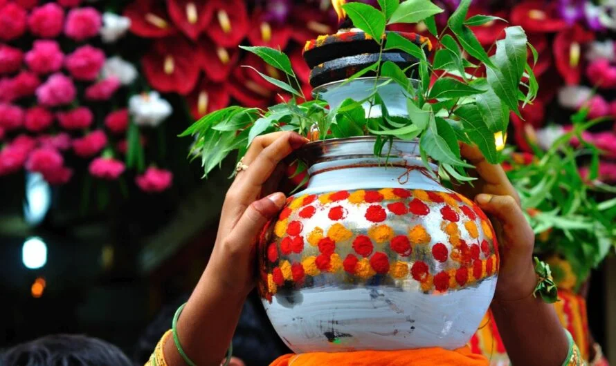 Hyderabad Ashadam Bonalu : హైదరాబాద్ లో బోనాలు జరుపుకోడానికి కారణం ఏమిటి ???