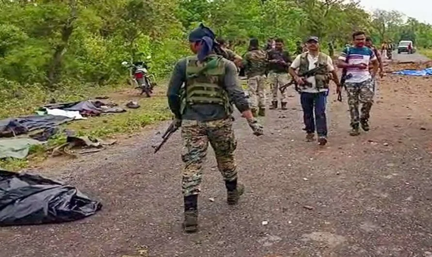 Encounter : భారీ ఎన్కౌంటర్… 11 మంది మావోయిస్టులు మృతి