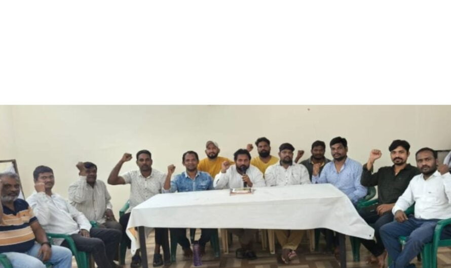 Singareni : సింగరేణి కార్మికులకు రెయిన్ కోట్ ఇవ్వాలి