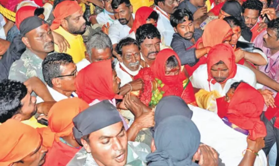 Poojarulu : అక్కడ వరుసగా పూజారులు మరనిస్తున్నారు…. మరణాల వెనుక అనేక అనుమానాలు ?