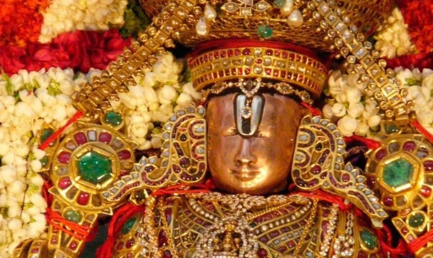 Shiridi Sai : తిరుపతి వెంకన్నను మించిన ఆదాయం ….ఏ దేవుడితో తెలుసా ?