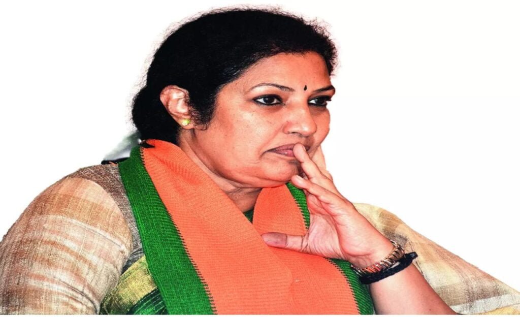 Purandeswari : నాతో ఆ పని కాదు…ఢిల్లీ వెళ్ళండి ….