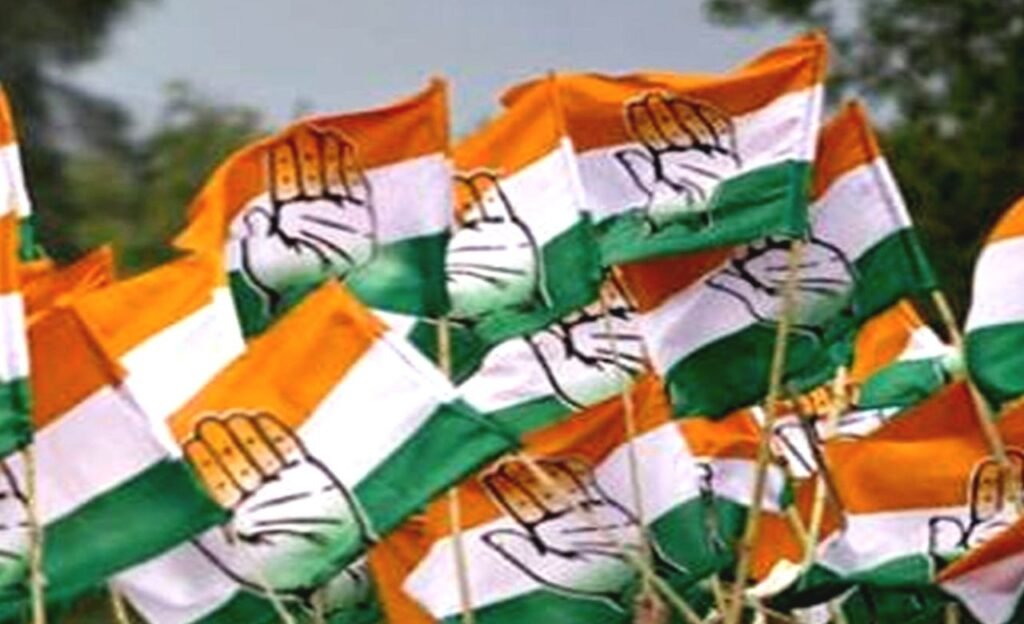 PCC President : పీసీసీ పదవి ఆ నలుగురి మధ్యే పోటీ …..