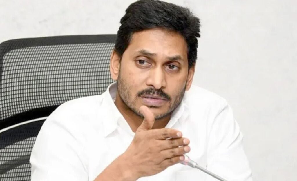 Ex  CM Jagan : ఆమె విషయంలో నోరు మెదపని జగన్