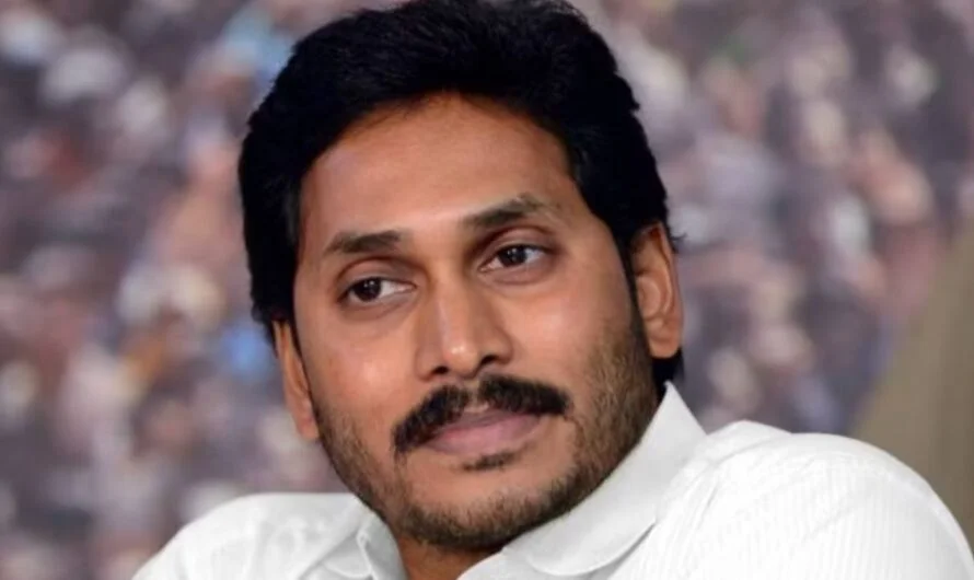 Ex CM YS Jagan : జగన్ కోటకు బీటలు …. ?