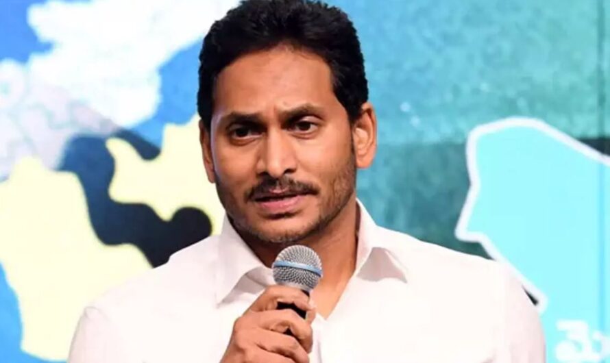 YS JAGAN  : బెంగుళూర్ లో జగన్ జోరుగా మంతనాలు  ?