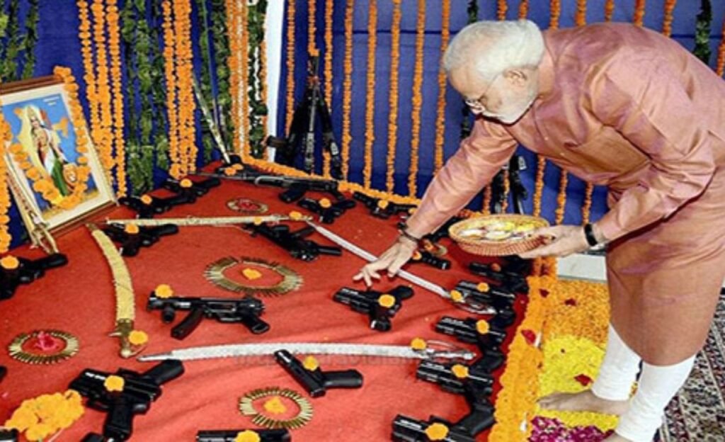 Ayuda pooja  : దసరా రోజు ఆయుధ పూజ ముహూర్తం ఇదే
