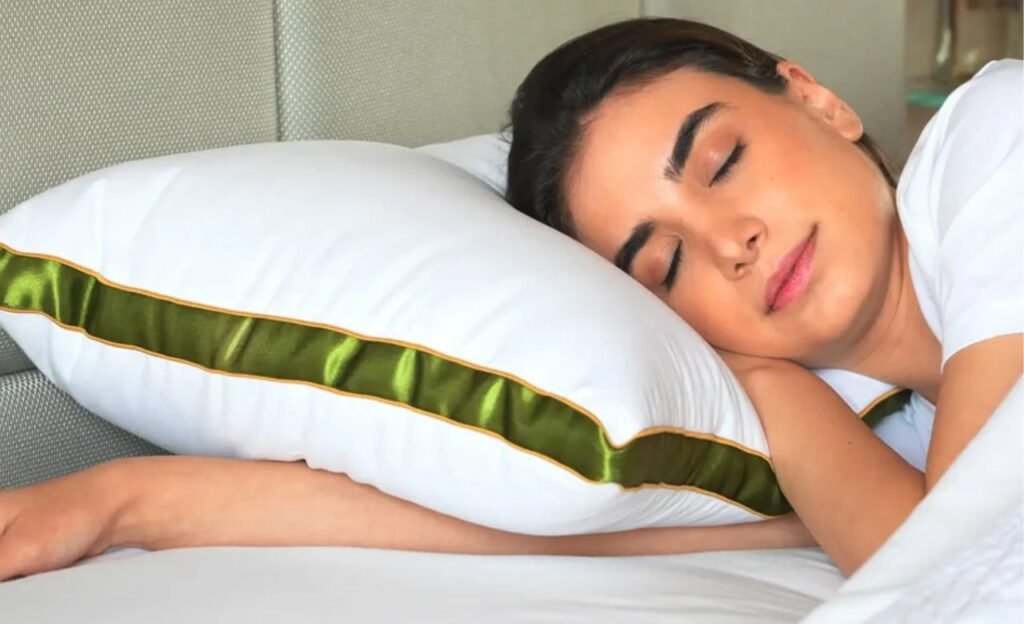 Pillow : దిండును ఎన్ని రోజులకోసారి మార్చుకోవాలి ?