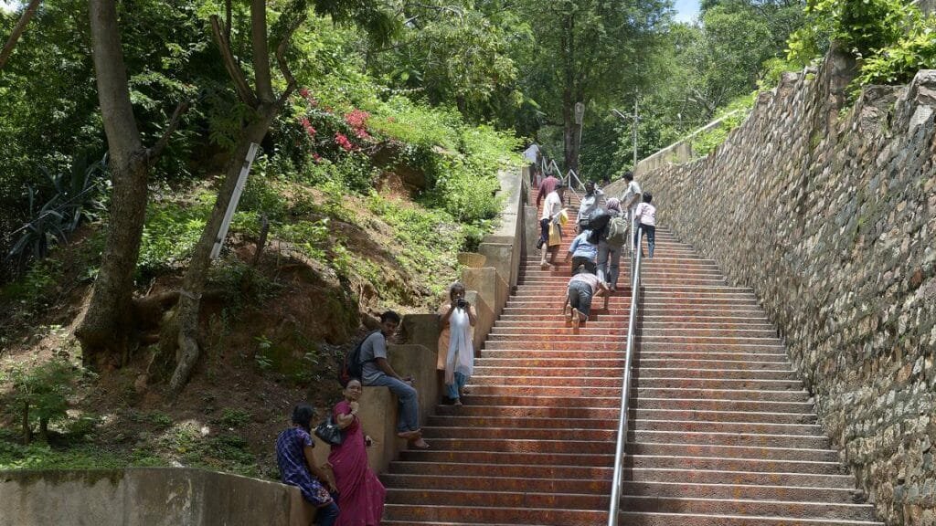 TTD : తిరుమల కాలినడకలో ఎన్ని మెట్లో తెలుసా ?
