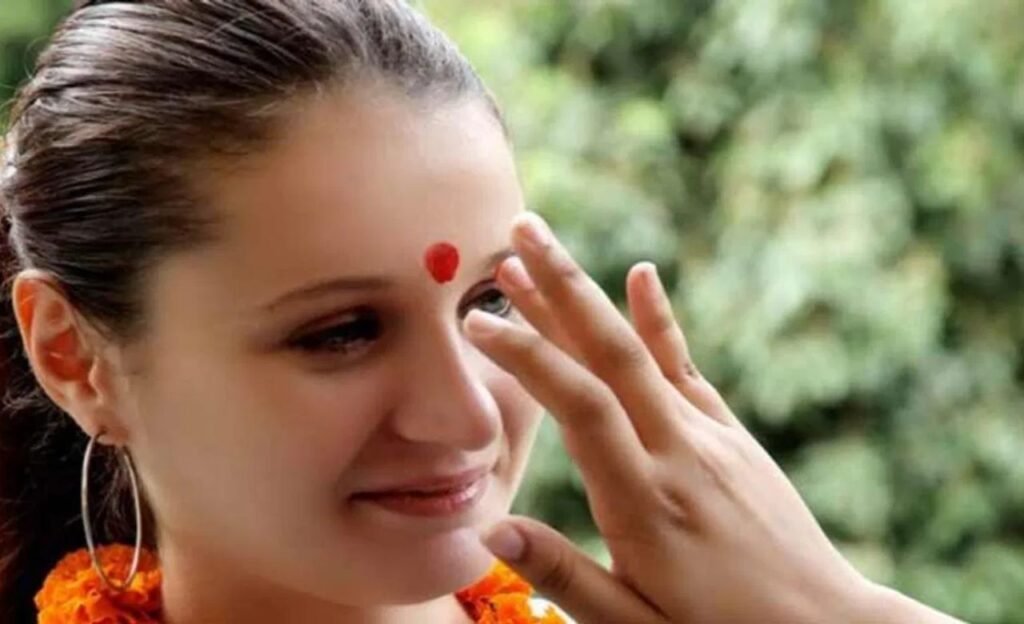 Sindhuram : ఇంటిలోనే బొట్టు తయారు చేసుకోవడం తెలుసా ?