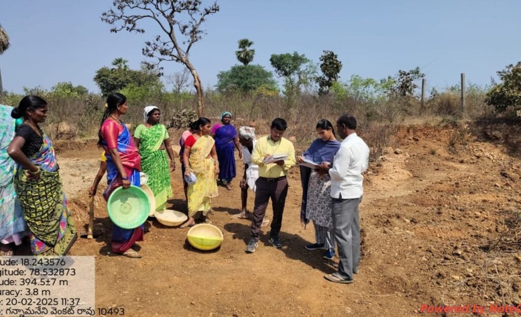Bibipet : ఉపాధిహామీ కూలీలకు వసతులు కల్పించాలి