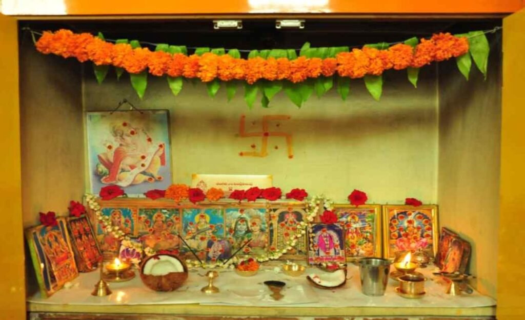 Pooja : పూజ గదిలో ఇది పెట్టి చూడండి. మీకు తిరుగే ఉండదు.