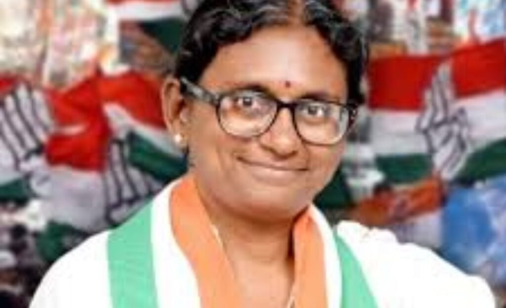 మీనాక్షి తలపై ముళ్ల కిరీటమే