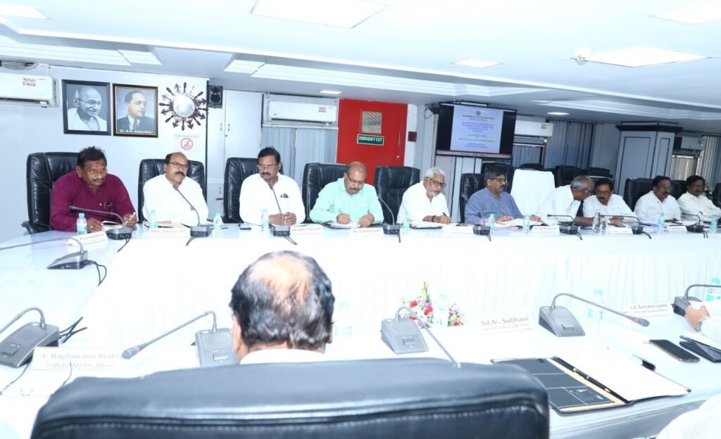 Singareni : అపరిష్కృత సమస్యల పరిష్కరానికి యాజమాన్యం అంగీకారం