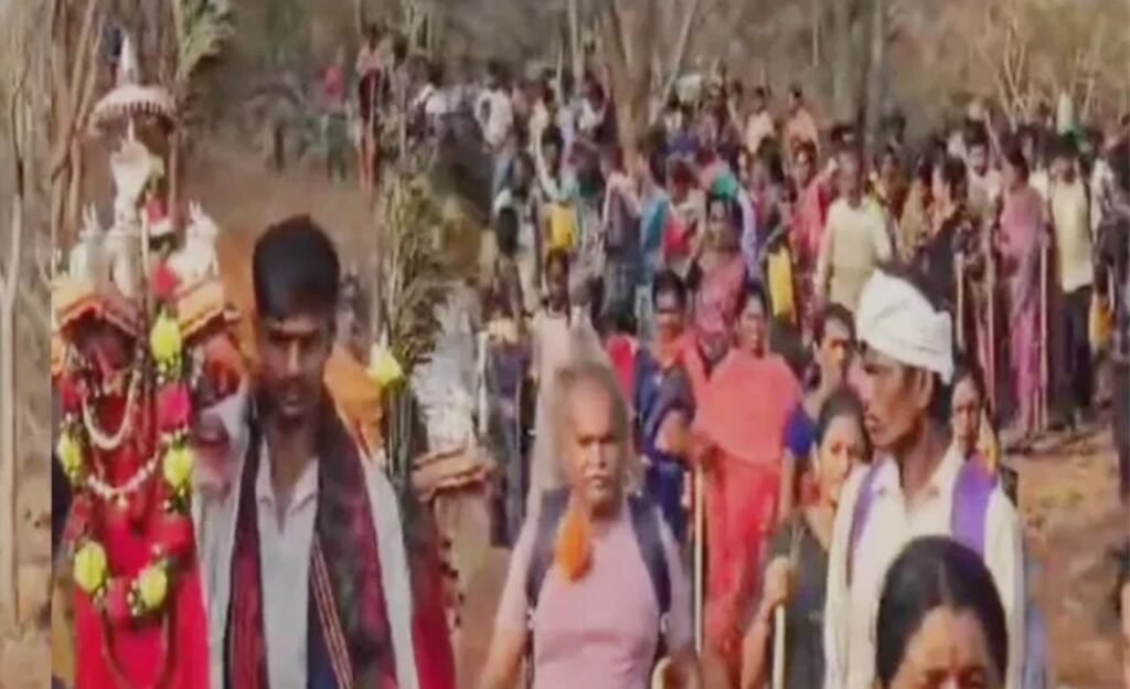 Srisylam :  నల్లమల బాట పట్టిన  కన్నడ భక్తులు