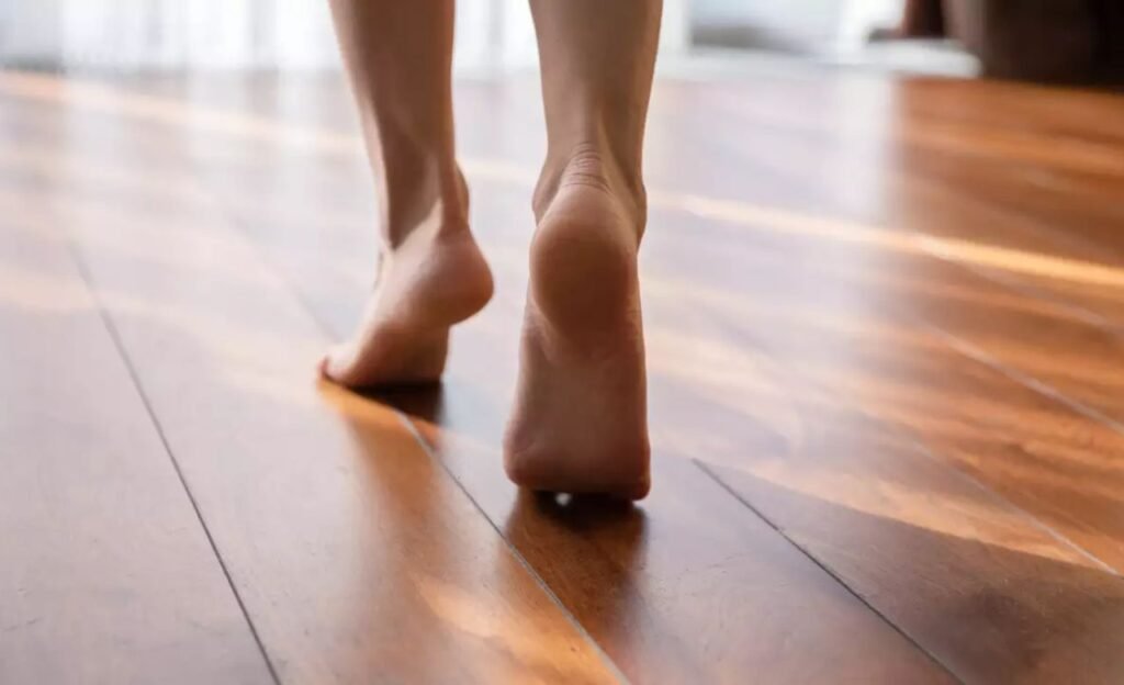walking : చెప్పులు లేకుండా నడవడం మంచిదేనా  ?
