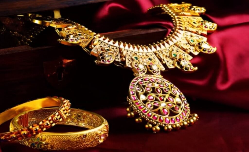 Gold : బంగారం తులం @ రూ : లక్ష పైనే