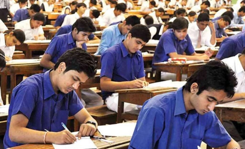 Students : పదోతరగతి విద్యార్థులకు ఎన్ని అవకాశాలో తెలుసా ?