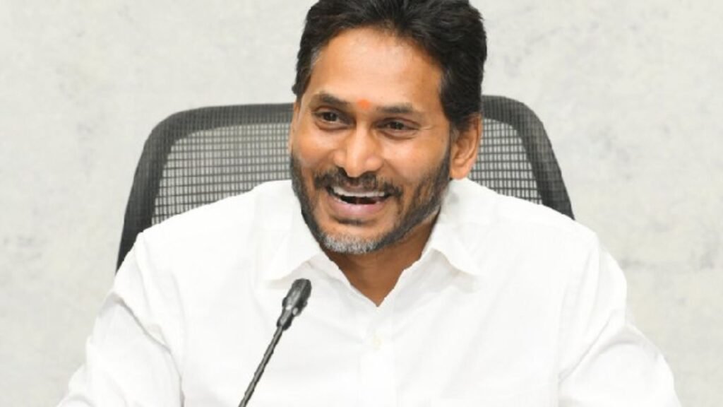 YS JAGAN : బొట్టు సీ(శీ)ను గెటప్ లో జగన్ మోహన్ రెడ్డి
