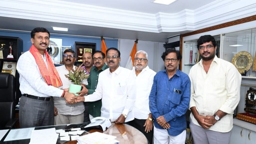 Singareni  : సింగరేణి సి&ఎండి ని అభినందించిన ఏఐటీయూసీ