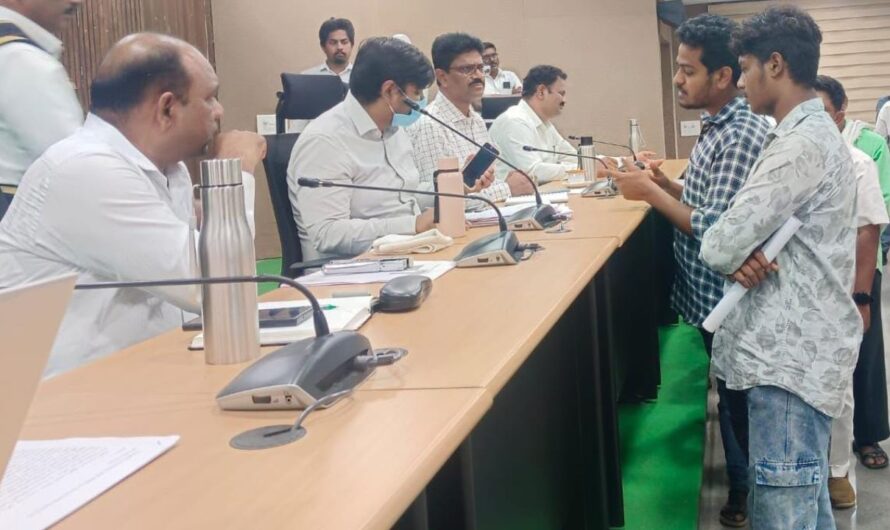Students  : అవస్థల్లో కేజీబీవీ విద్యార్థినిలు
