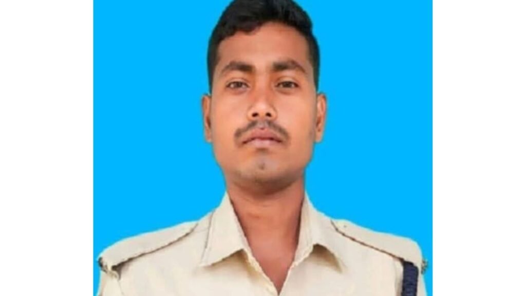 Police : మందుపాతర పేలి కానిస్టేబుల్ కు గాయాలు