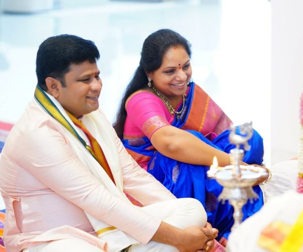 Kavitha  : కవిత దంపతులకు సిట్ నోటీసులు ?