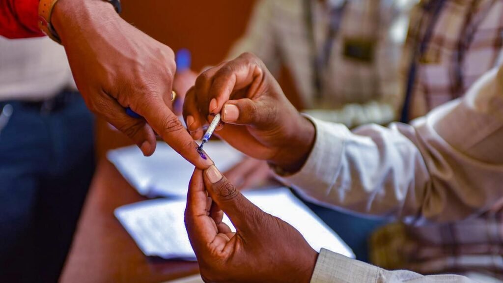 మున్సిపల్ పోరులో ఎత్తుకు పై ఎత్తులు