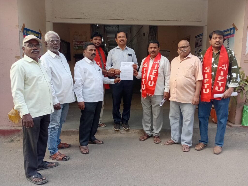Singareni  : సింగరేణి యాజమాన్యానికి సమ్మె నోటీసు