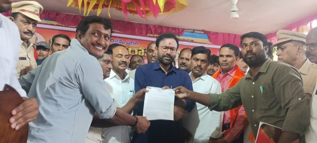 సింగరేణి కాంట్రాక్టు కార్మికులకు హైపవర్ కమిటీ వేతనాలు చెల్లించాలి