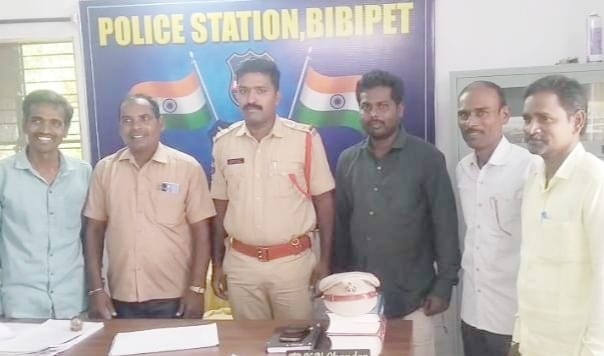 ఎస్సై  నవీన్ చంద్రను సన్మానించిన బీబీపేట ప్రెస్ క్లబ్