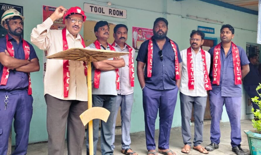 మెడికల్ బోర్డు అక్రమాలపై శాంతిఖని గనిలో కార్మికుల ధర్నా