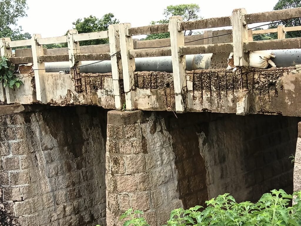 ప్రమాదకరంగా మారిన బీబీపేట్ వంతెన……