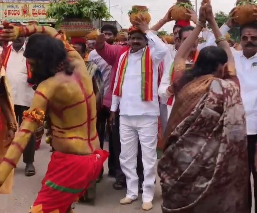 భక్తిశ్రద్ధల మధ్య మందమర్రిలో బోనాల జాతర..