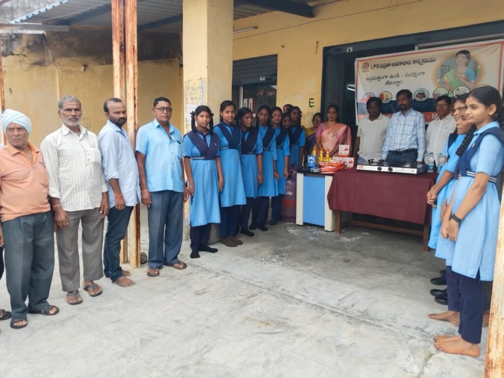 ఎల్పీజీ గ్యాస్ వినియోగంలో భద్రతా ప్రమాణాలు తప్పనిసరి