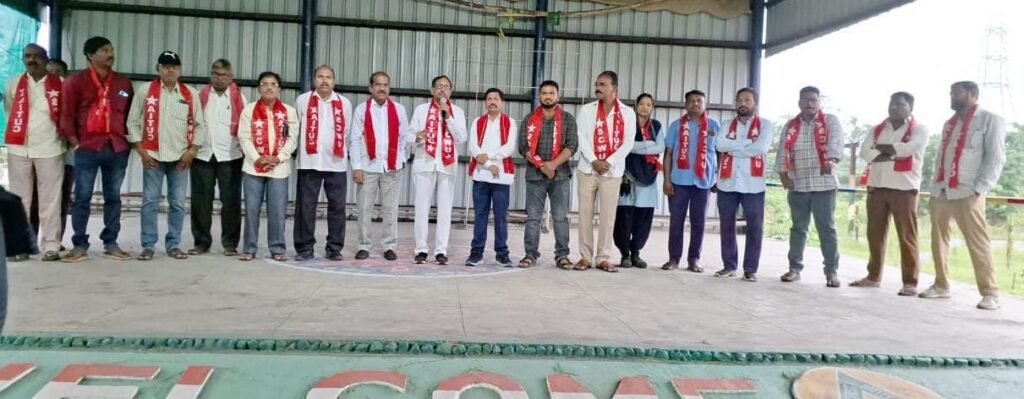 సింగరేణి కార్మికుల సమస్యలపై స్పందించకుంటే సమ్మె తప్పదు