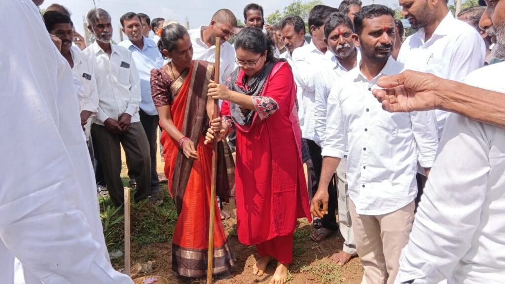 శ్రీ వనదుర్గ పెద్దమ్మ తల్లి ఆలయ కమాన్‌కు భూమిపూజ