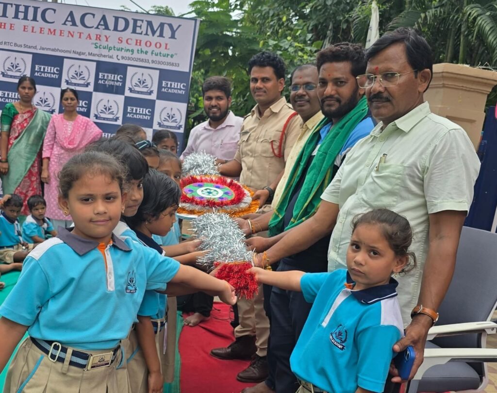 సేవామూర్తులకు రాఖీలు కట్టి కృతజ్ఞతలు