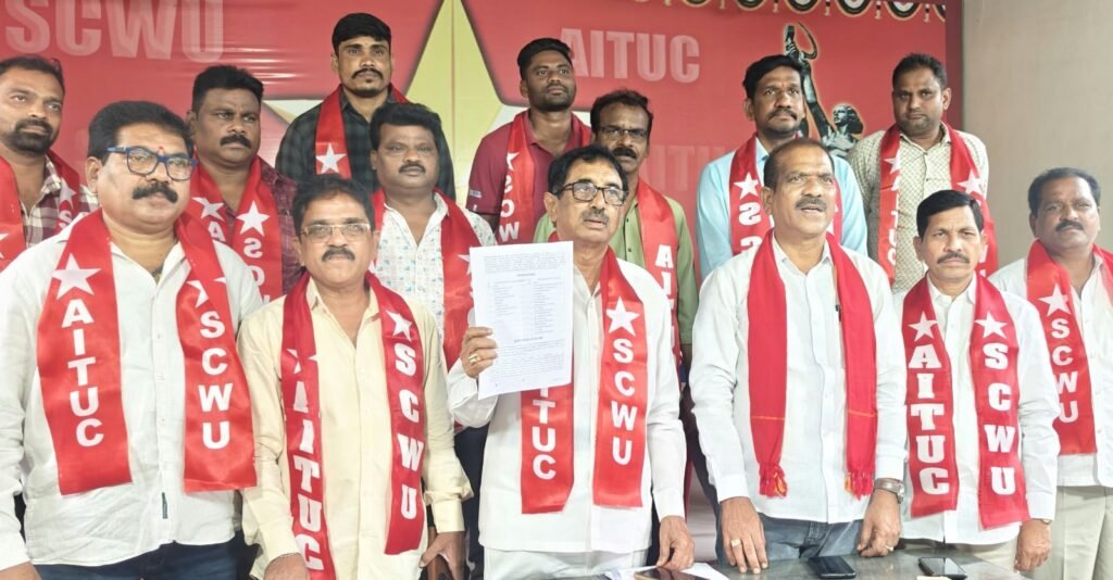 సింగరేణి కార్మికుల చందాల డబ్బులతో కొట్లాడుకొని జైలుకు వెళ్లిన వారు నీతులు చెబుతున్నారు