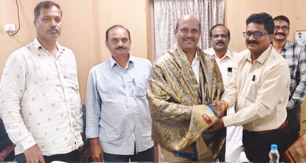 సింగరేణి కార్పొరేట్ ఎస్టేట్ జీఎం గోపాల రాజుకు ఘన స్వాగతం