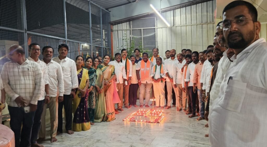 మోదీ జన్మదినం సందర్భంగా హనుమాన్ ఆలయంలో ప్రత్యేక పూజలు