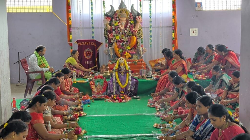 బిబిపేట వాసవి క్లబ్‌లో ఘనంగా కుంకుమార్చన