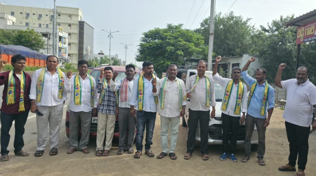 కోస్గి సభకు పెద్దపల్లి నుంచి తరలివెళ్లిన టిఆర్ఎస్ శ్రేణులు