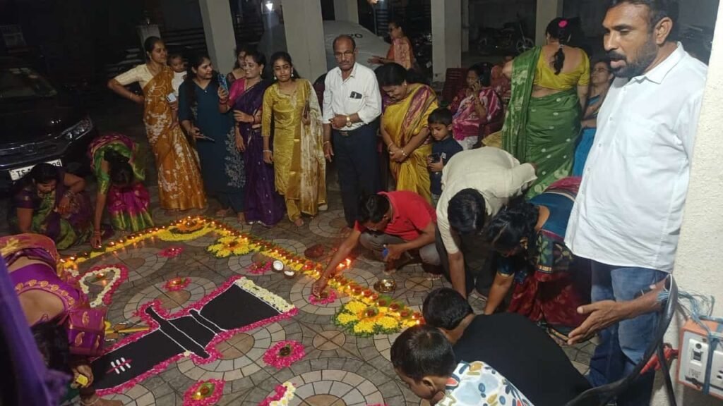 108 రకాల ప్రసాదాలతో గణనాథుడికి ఘన నైవేద్యం