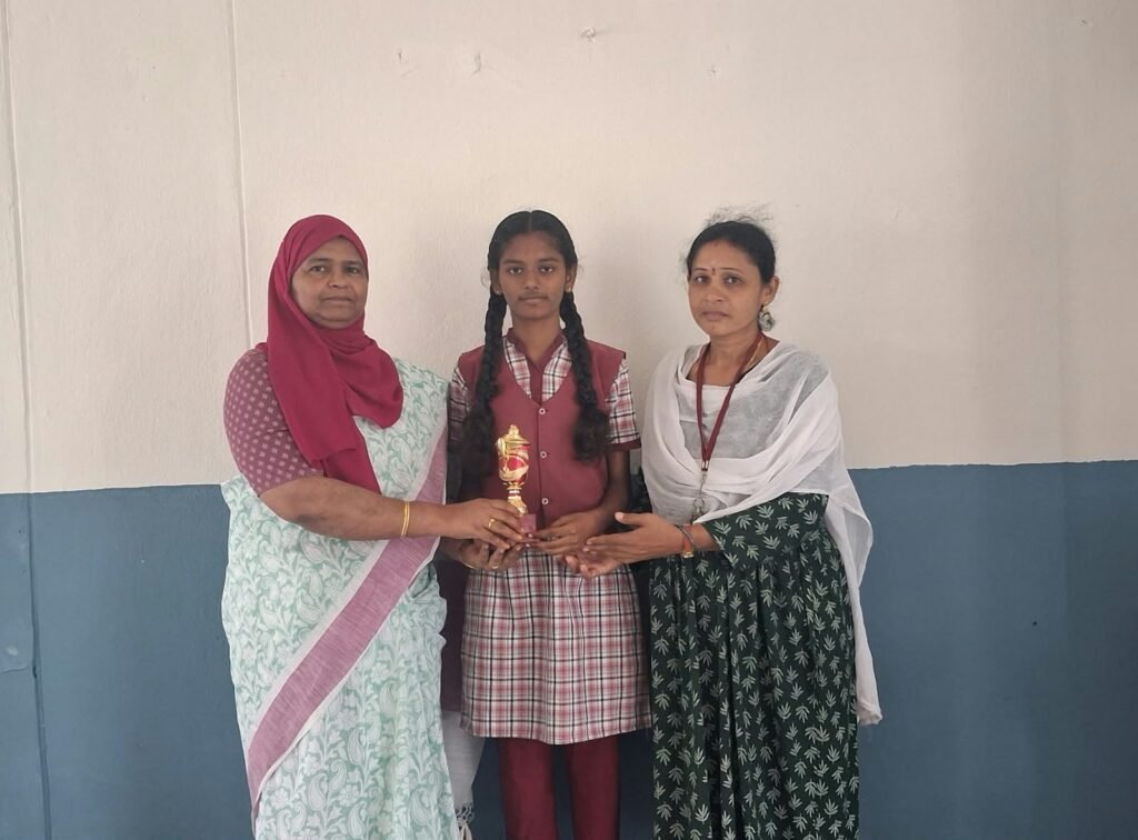 రాష్ట్రస్థాయి ఫుట్‌బాల్ పోటీలకు మందమర్రి విద్యార్థిని అనూ ఎంపిక