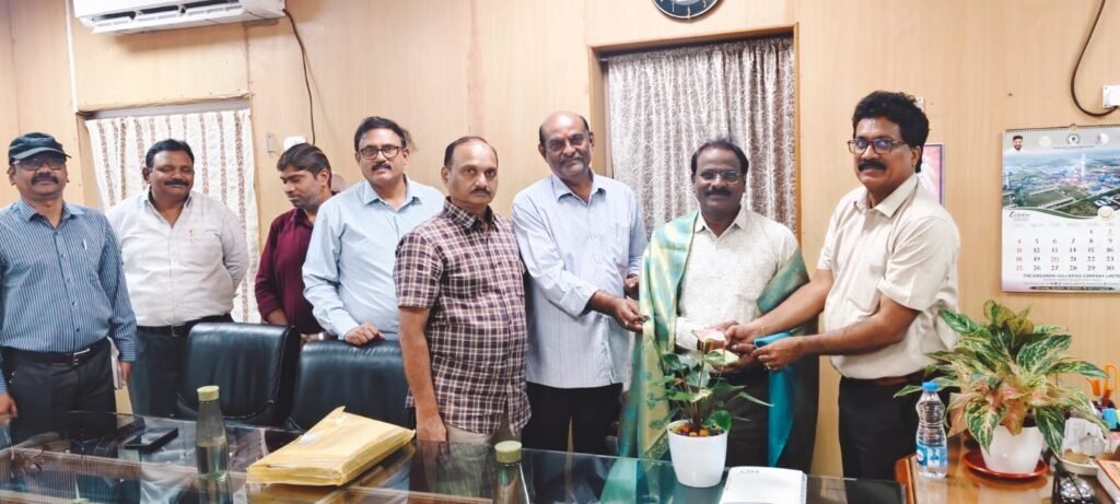 మందమర్రి ఏరియాలో రైల్వే సైడింగ్ పనులను పరిశీలించిన కార్పొరేట్ జీఎం
